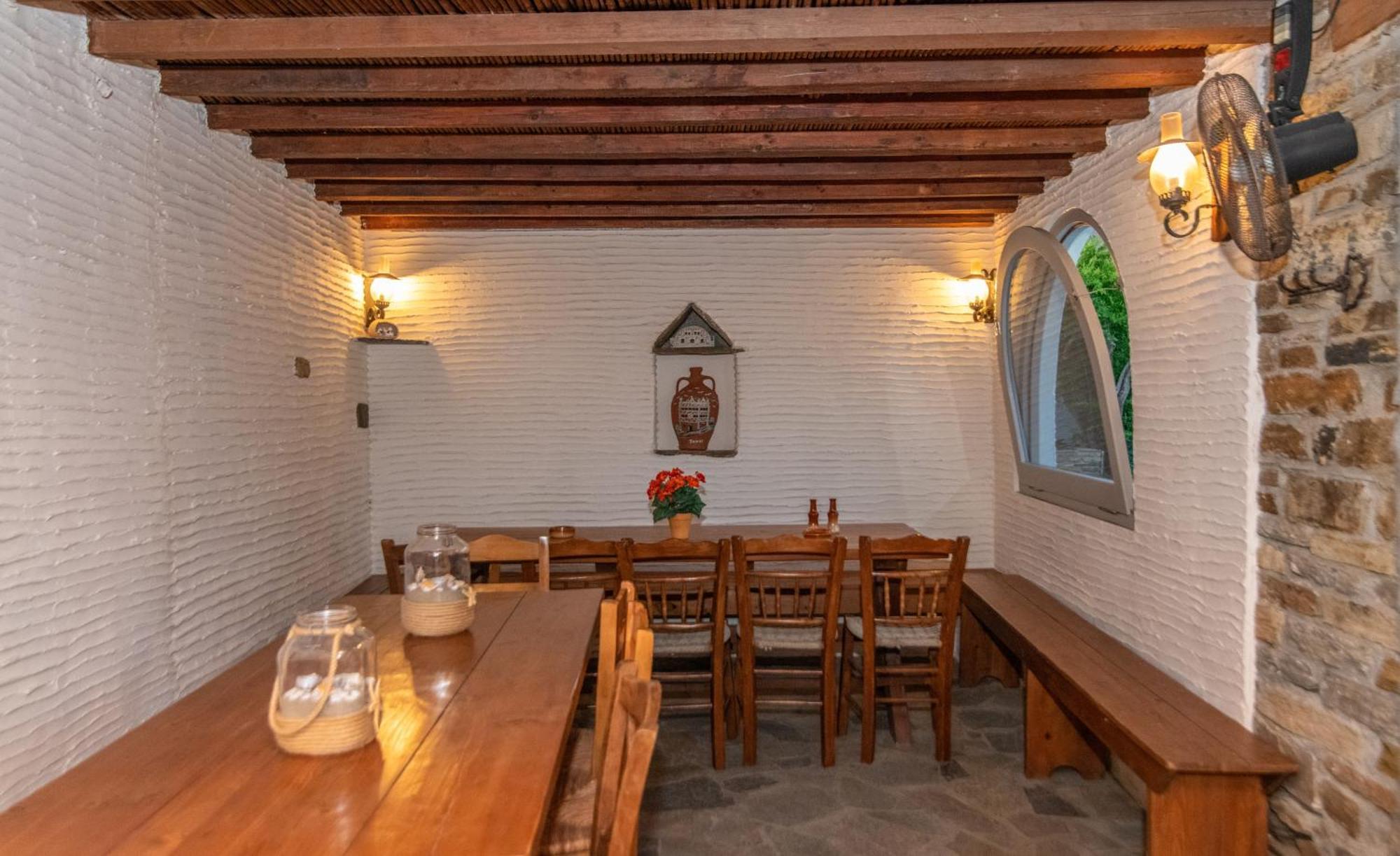 Windmill In Tinos Villa Agios Sostis (Tinos)